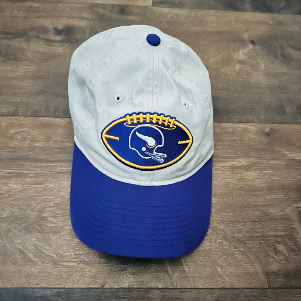 New Era Minnesota Vikings 2024 Sideline Historic 9TWENTY Adjustable Hat